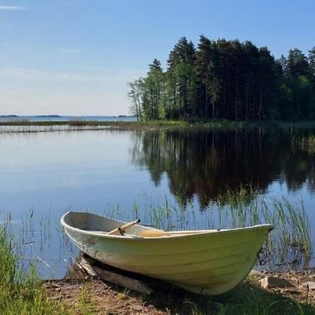 Pulla Karvisen Maatilamatkailussa Ruokola Buitenkant foto