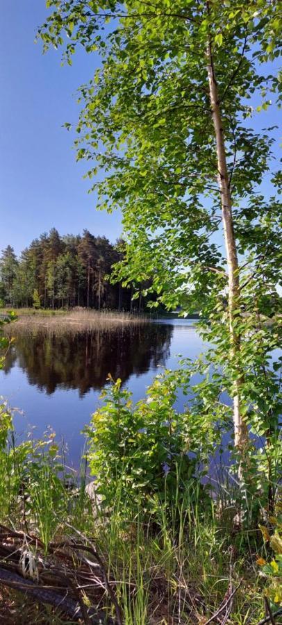 Pulla Karvisen Maatilamatkailussa Ruokola Buitenkant foto