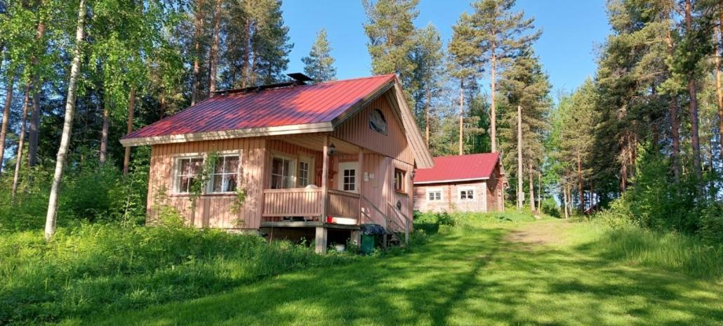 Pulla Karvisen Maatilamatkailussa Ruokola Buitenkant foto